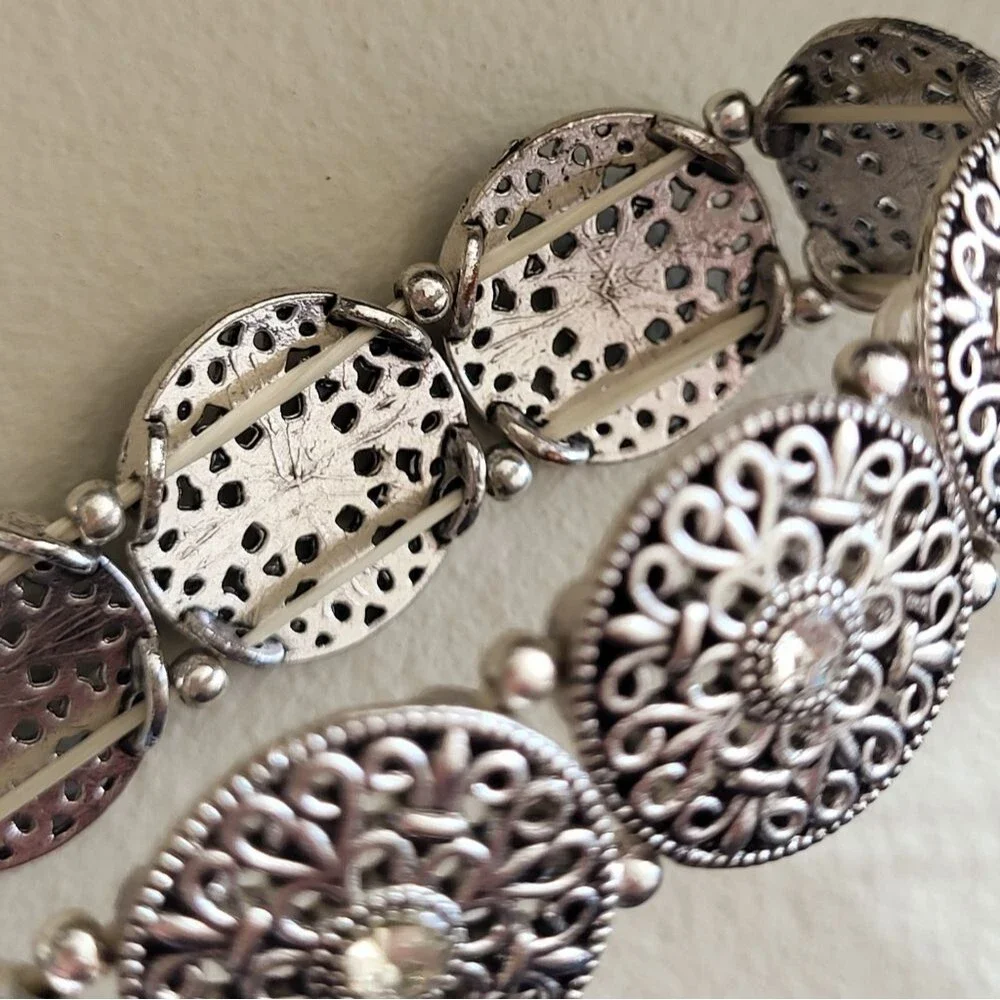 Filigree Medallion Stretch Bracelet